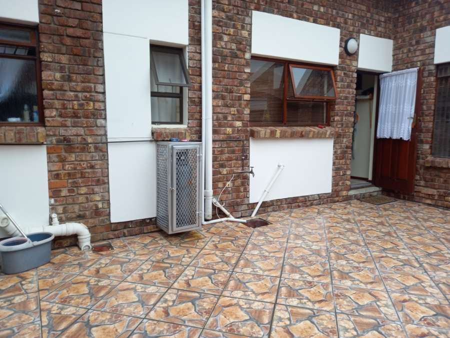 3 Bedroom Property for Sale in Deoville Park Western Cape